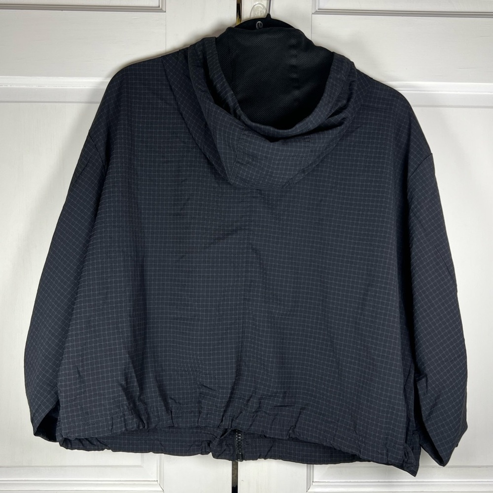 Fabletics Pristine Cond Ripstop Cropped Cargo Jacket in Grid Pattern Size Large - Picture 4 of 10